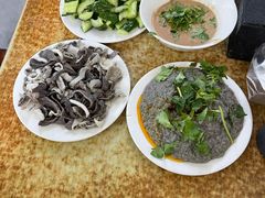 麻豆腐-宝瑞门钉肉饼店