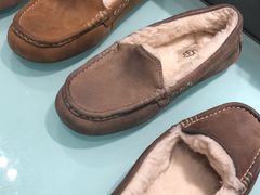 -UGG(燕莎奥特莱斯购物中心店)