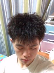 -镁连社·美联社