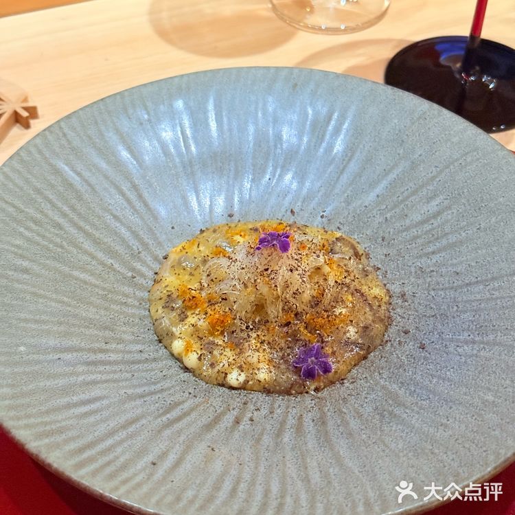 俩人吃的非常饱 食材很新鲜 菜式非常丰富 服务没得说