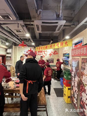 这家观音桥李常在火锅店的锅底，醇厚香辣