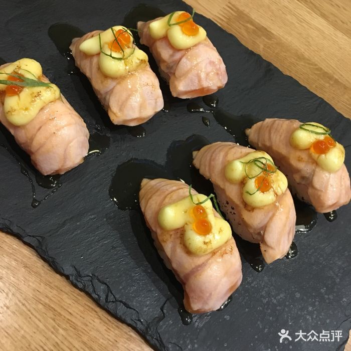 鱻xian-焦糖三文魚壽司-菜-焦糖三文魚壽司圖片-上海美食-大眾點評網