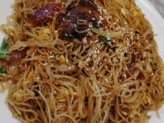 干炒牛肉河粉-阿政粤小馆(中央大街店)
