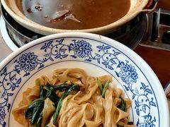-亿诣蝎府炸酱面羊蝎子火锅(酷车小镇店)