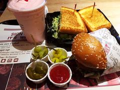 -The Habit Burger Grill 哈比特汉堡(复兴soho店)