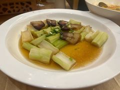 腊肉蒸菜梗-东方御花园酒店