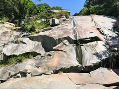 -半月岩风景旅游区