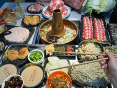 -洞庭洲·防空洞火锅·铜锅涮肉·烧烤(新百广场店)