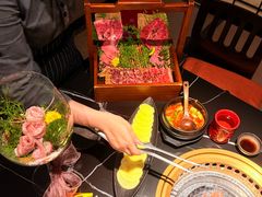 -山川小町·极番烧肉(新地假日广场店)
