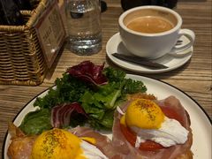 -Common Table · Brunch & Coffee