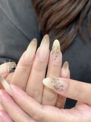 -花岐款式专研健康美甲沙龙