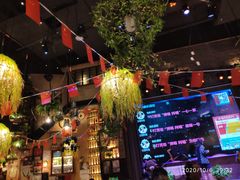 -临界音乐酒馆·小龙虾·江湖菜(华熙LIVE·鱼洞店)