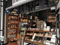 面包甜点陈列柜-Juicy Bakery(大学路店)