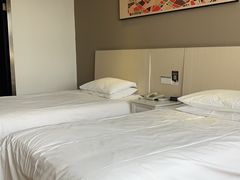 -豪泰168酒店(无锡上马墩靖海地铁站店)