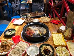 -钢管厂五区小郡肝串串香(奥克斯广场锦城万达店)