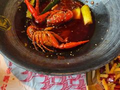 -肥肥虾庄·金牌油焖大虾(汉街SKP店)