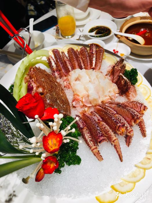 行家海鲜火锅酒家(静安寺店)手切招牌拼盘图片