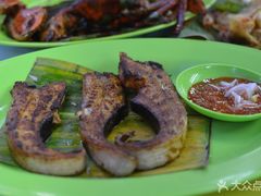 -明记烧鱼美味店