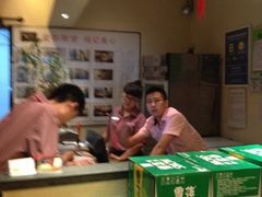 吧台-鸣记脆皮烤鱼(岐山路店)