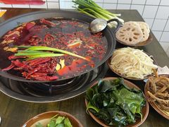 -黄潇洒老火锅(九眼桥宏济巷店)