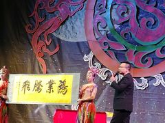 -工人俱乐部剧场杂技表演