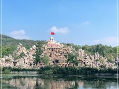 -雪山彩虹谷景区