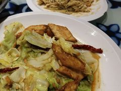 馕炒莲花白-撒拉花儿·新疆菜·清真(太阳宫店)