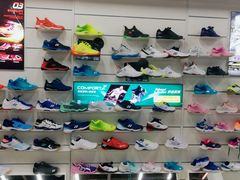 -YONEX苗江运动城(源深店)