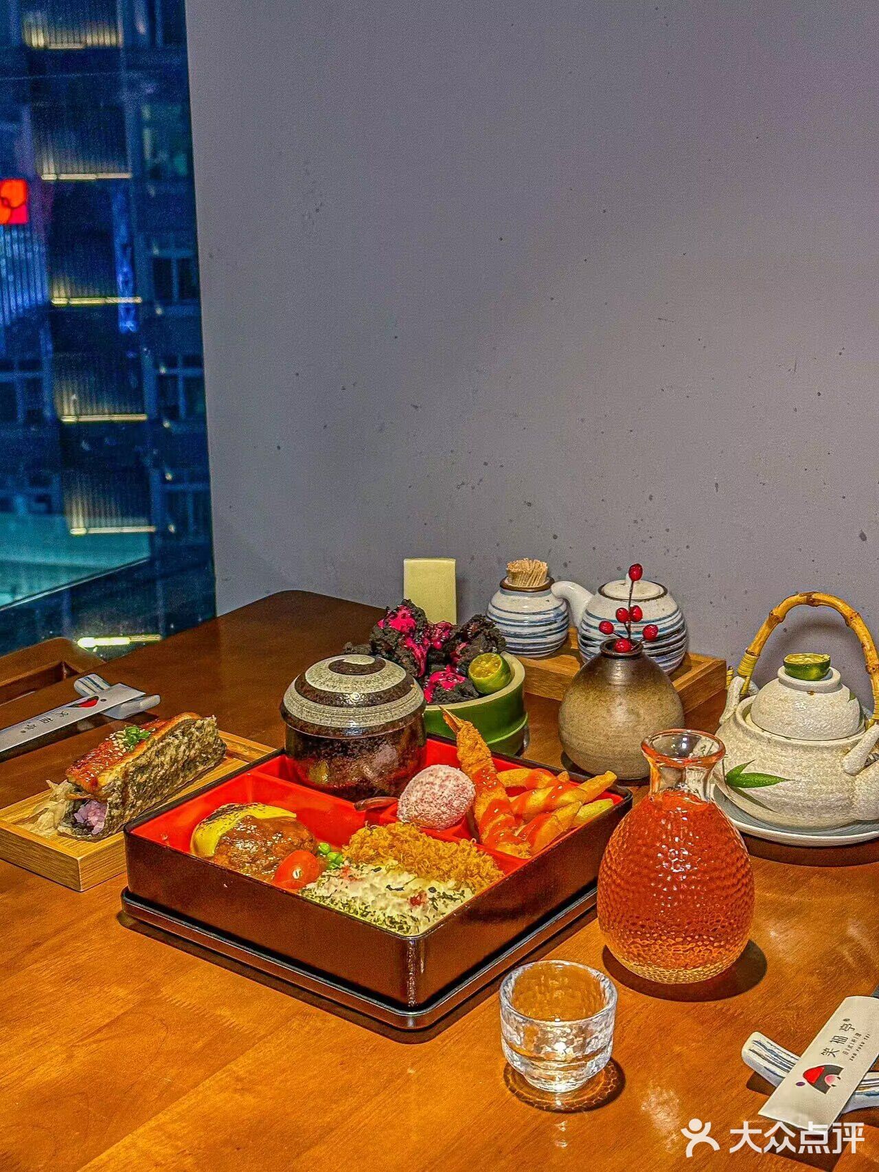 本地人私藏这家可以看解放碑跨年的料理小馆