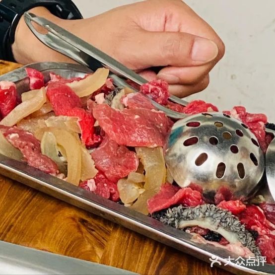 施秉原味牛肉馆
