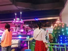 -鸿通城购物中心