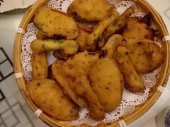 炸三样-客家大院·非遗赣南客家菜(郁孤台店)