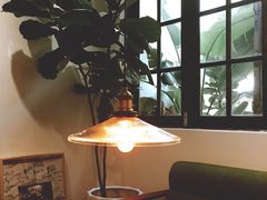 靠窗位-素咫咖啡CLIFEROSE
