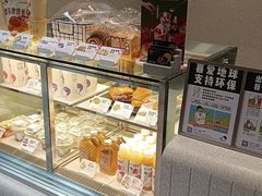 面包甜点陈列柜-喜茶(广州中山六路店)