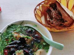 豆泡汤-洪峰浩老北京烧饼夹肉(角门路店)