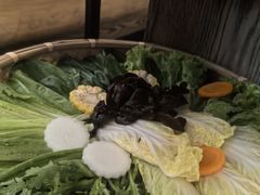 -尚尚仙·酸汤猪手·猪肚鸡火锅(华联万柳购物中心店)