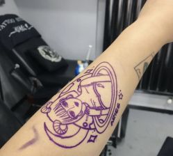 -闺绣刺青纹身店