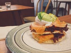 三文鱼水波蛋松饼-AFS Cafe & Canteen(闽江二路店)