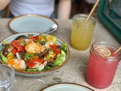 虾仁牛油果沙拉-RAC BAR(安福路店)