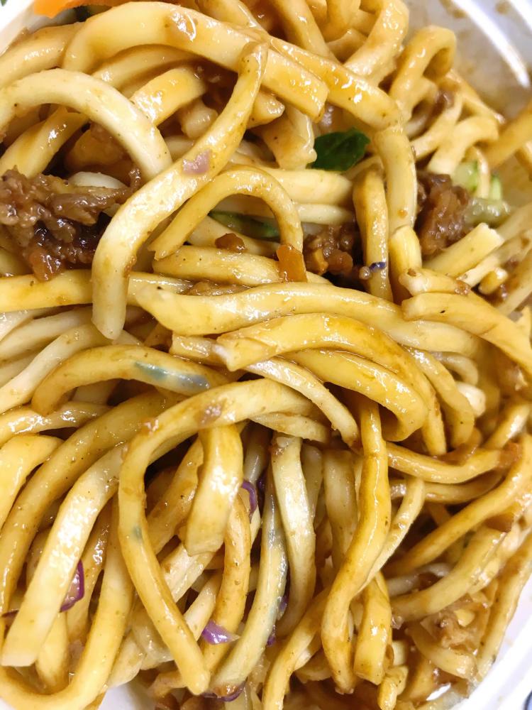 禾町&日式便当-"「炸酱面」酱汁味道不错.不会很咸.是咸甜.