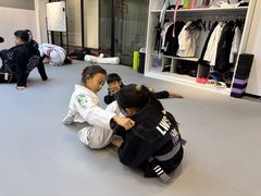 -EFL巴西柔术·综合格斗·泰拳·少儿体能训练(虹桥德必馆)