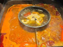 -老牌坊云南鱼豆花火锅(哈西万达店)