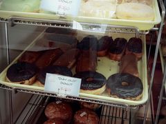 -Winchell's Donuts House