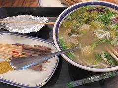 -云阿蛮云南生烫牛肉米线(奉贤路店)