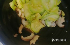 Zucchini and Mushroom Stir-fry