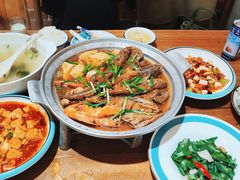 -东来菜馆•手抓海鲜家常菜•海鲜锅贴