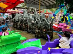 -顺德大良半月城游乐场