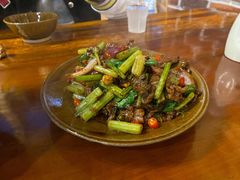 爆炒小黄牛-苗湘食府(十年店)