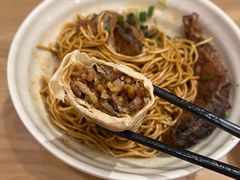 -佬钱湾仔(衣裳街店)