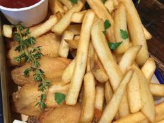 美式风味炸鸡翅配薯条-MIKAKU(万达广场上海宝山店)